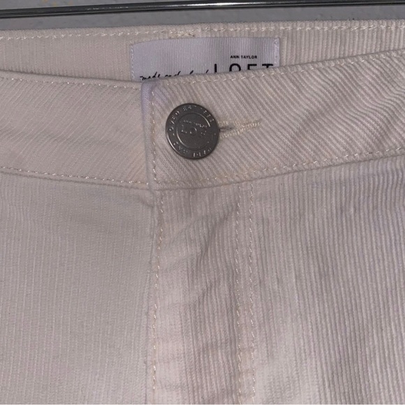 Ann Taylor LOFT Curvy Skinny corduroy cream
white pants - Picture 2 of 8